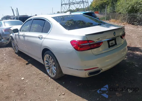 2016 BMW 750 xDrive из США, поврежденный, VIN WBA7F2C52GG417411